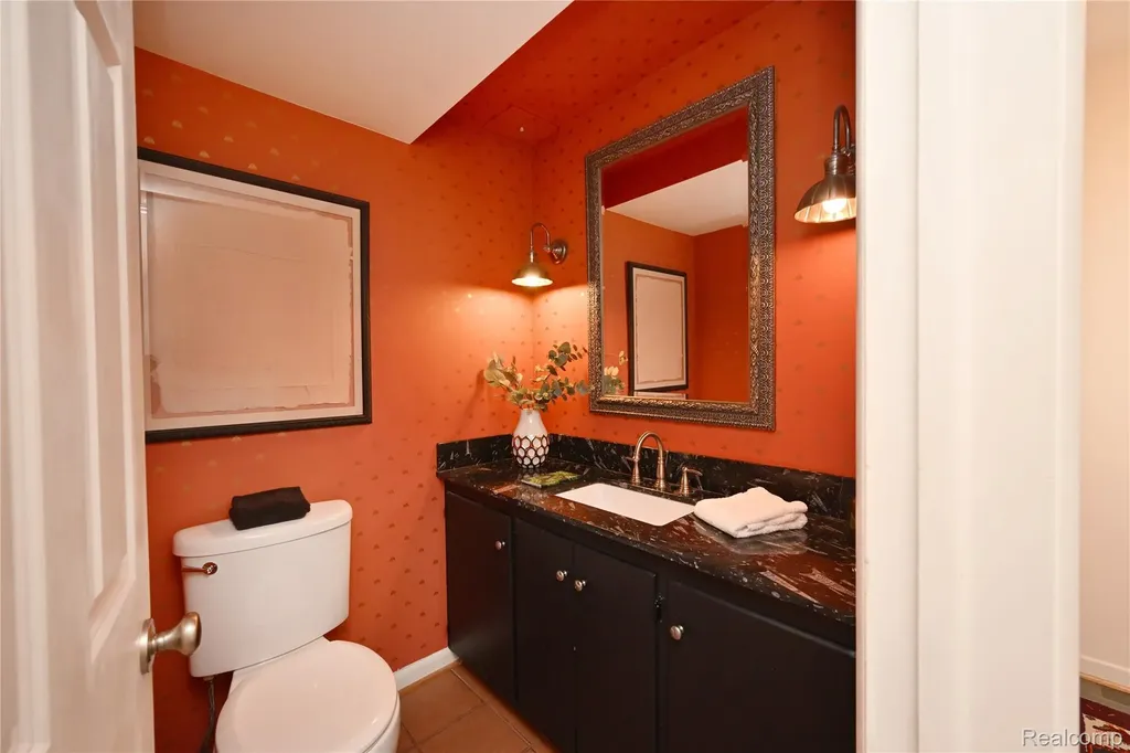 286 Abbey Street Birmingham City MI 48009