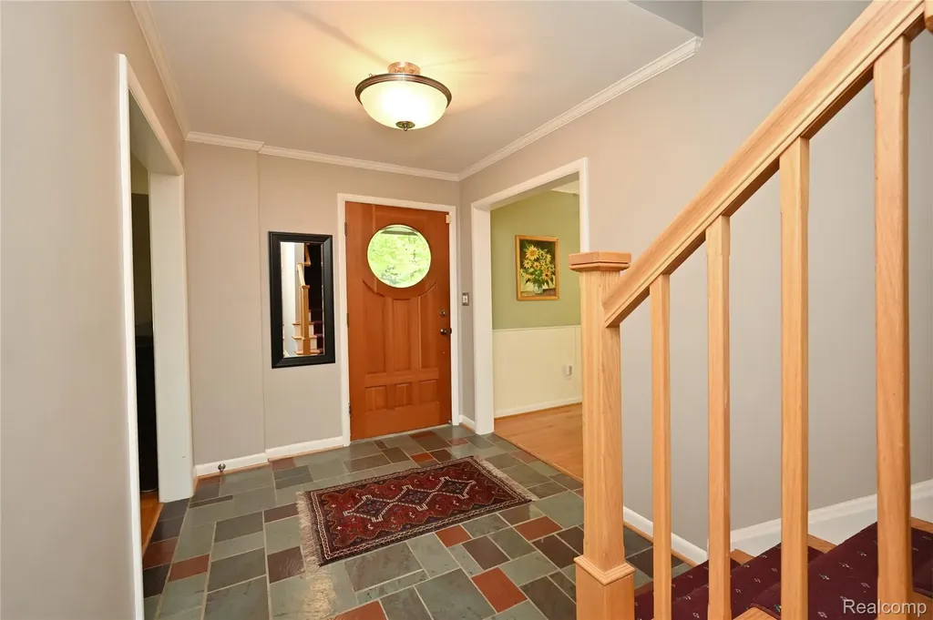 286 Abbey Street Birmingham City MI 48009