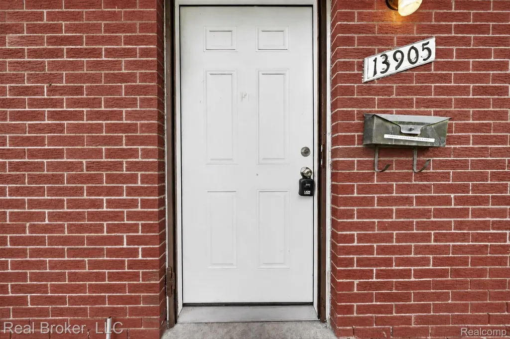 13905 Longacre Street Detroit City MI 48227