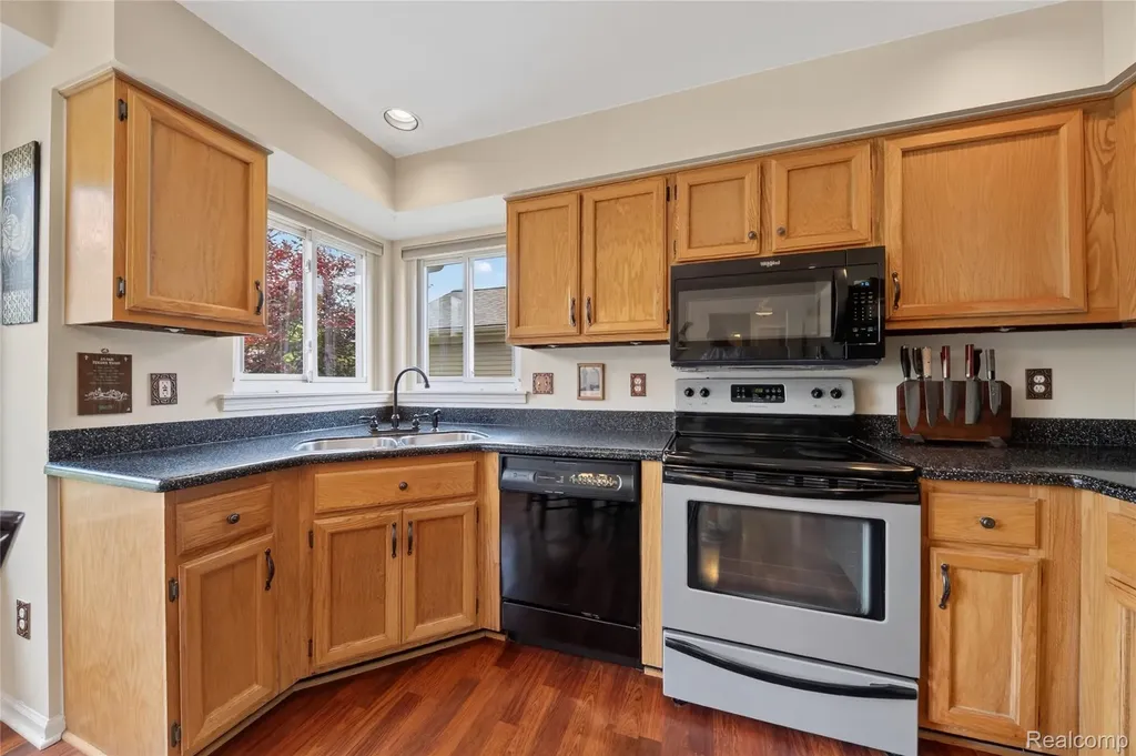 44637 Ridgefield Road Canton Charter Township MI 48188