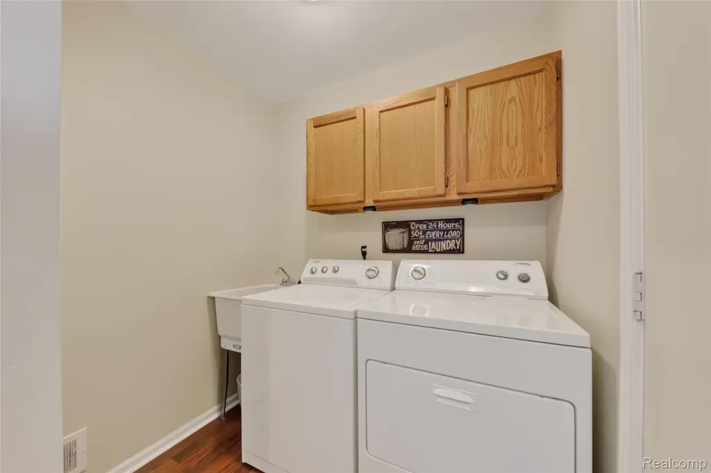 44637 Ridgefield Road Canton Charter Township MI 48188