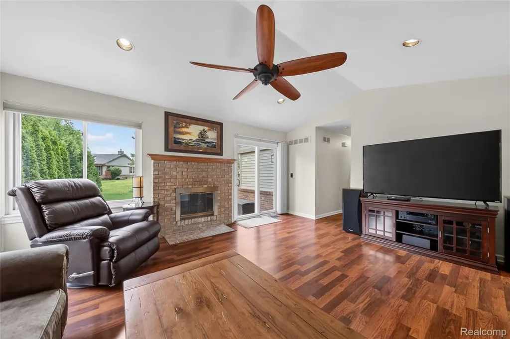 44637 Ridgefield Road Canton Charter Township MI 48188