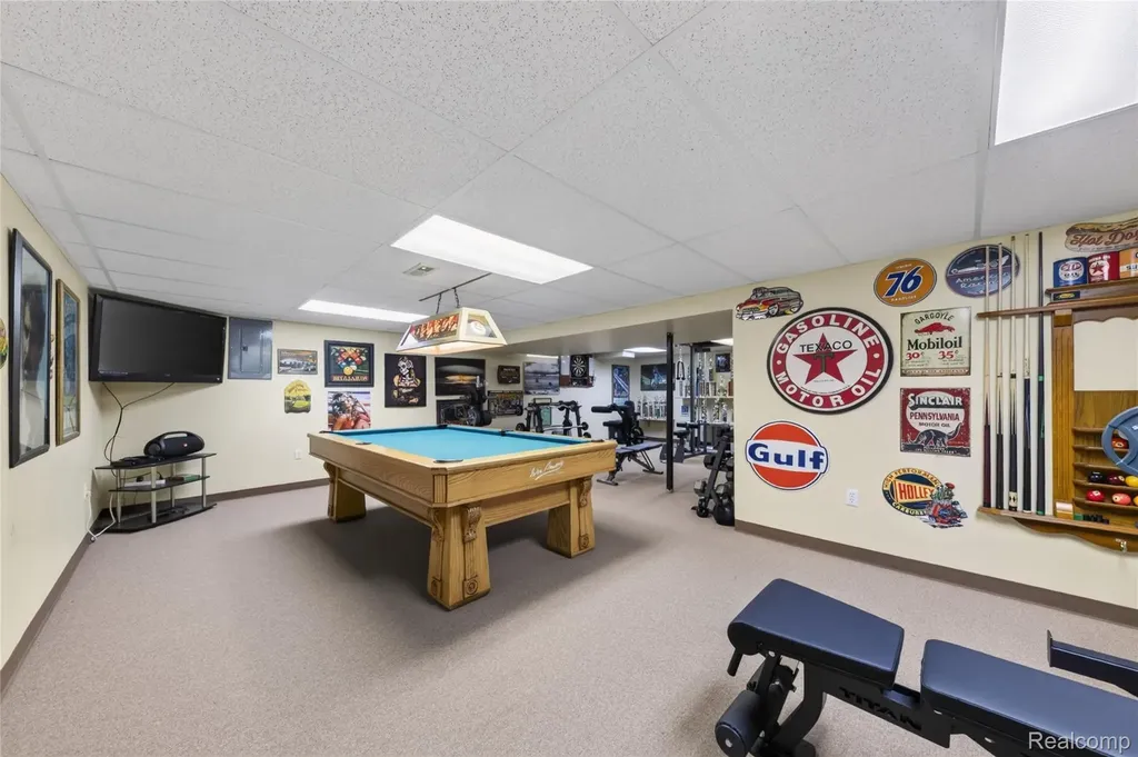 44637 Ridgefield Road Canton Charter Township MI 48188