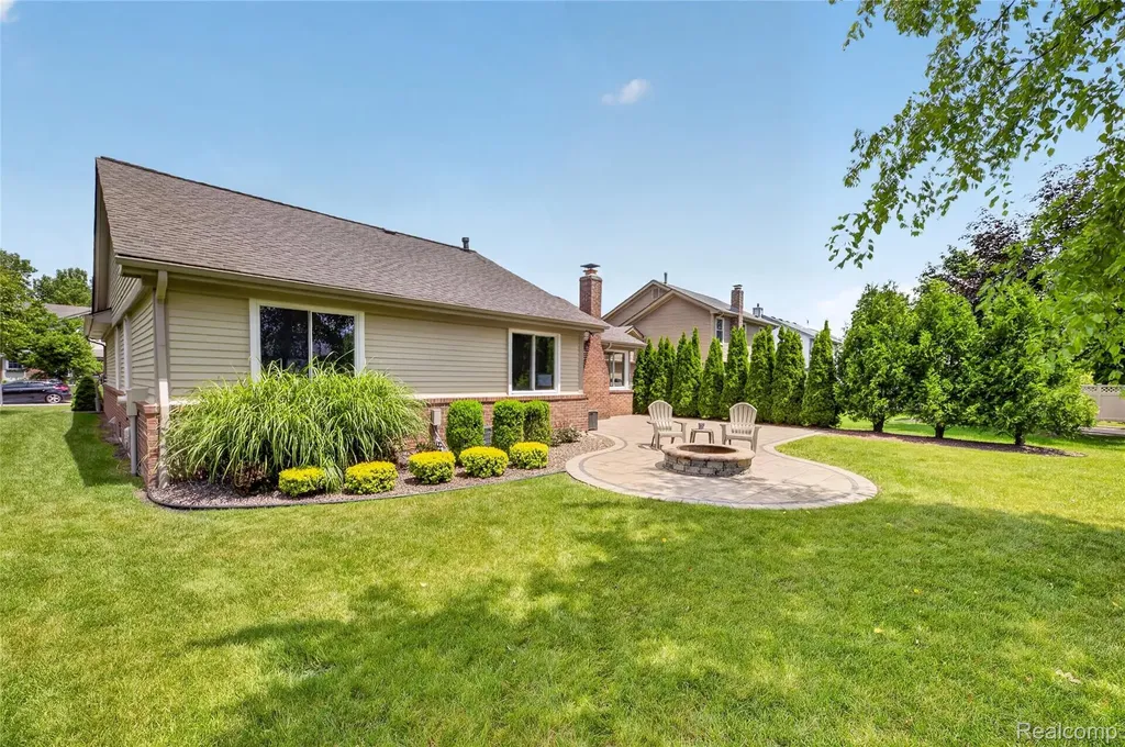 44637 Ridgefield Road Canton Charter Township MI 48188