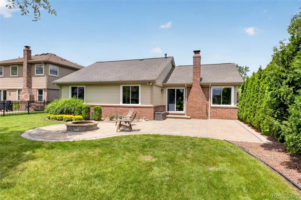 44637 Ridgefield Road Canton Charter Township MI 48188