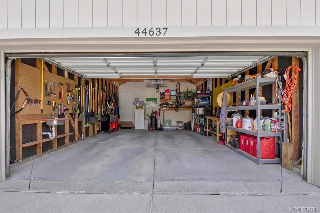 44637 Ridgefield Road Canton Charter Township MI 48188