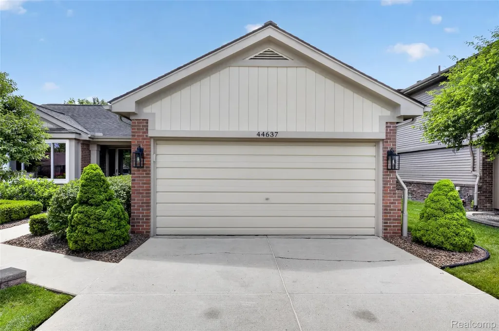44637 Ridgefield Road Canton Charter Township MI 48188