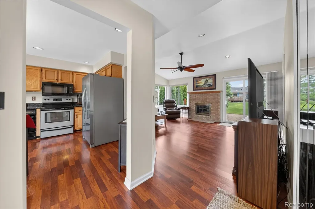 44637 Ridgefield Road Canton Charter Township MI 48188