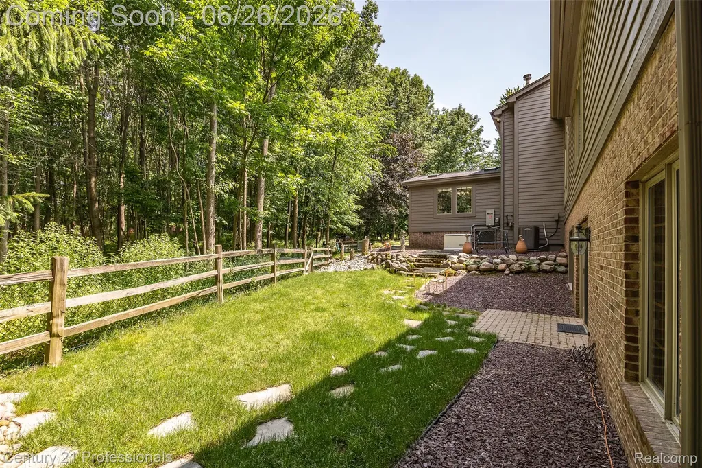 9200 Fox Hollow Road Independence Charter Township MI 48348