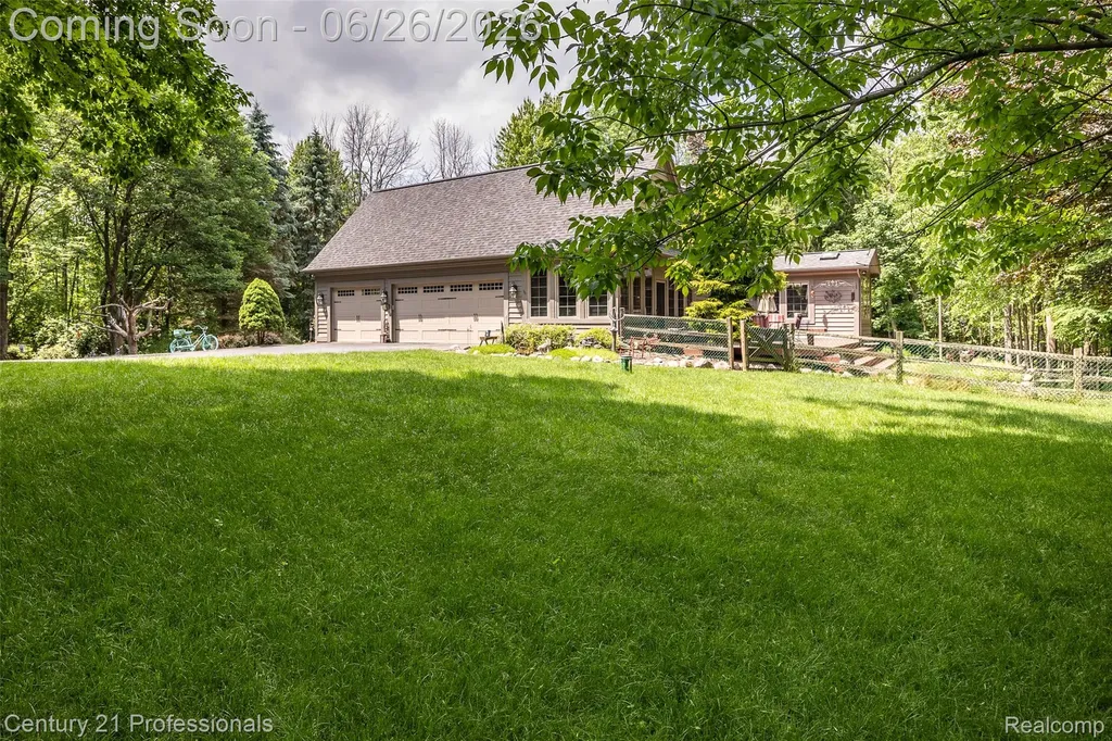 9200 Fox Hollow Road Independence Charter Township MI 48348