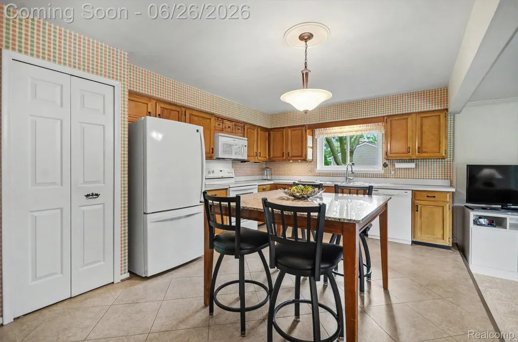 24474 Springbrook Drive Farmington Hills City MI 48336