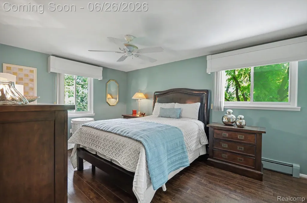 24474 Springbrook Drive Farmington Hills City MI 48336