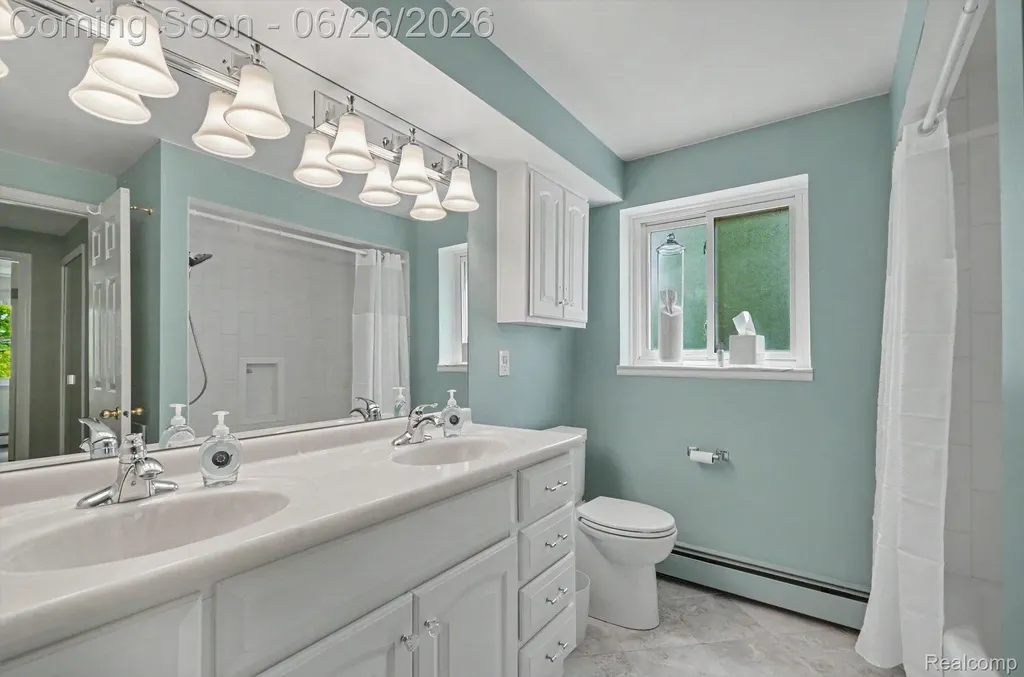 24474 Springbrook Drive Farmington Hills City MI 48336