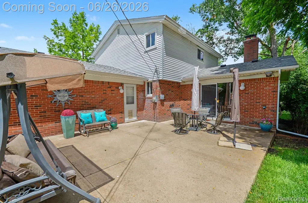 24474 Springbrook Drive Farmington Hills City MI 48336