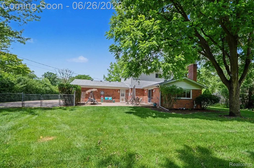 24474 Springbrook Drive Farmington Hills City MI 48336