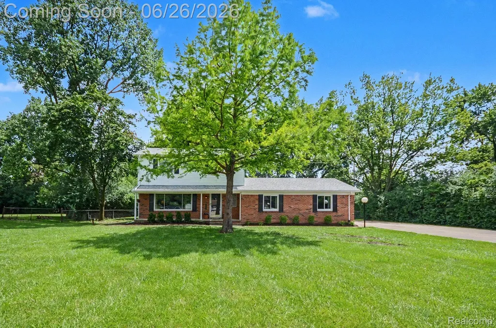 24474 Springbrook Drive Farmington Hills City MI 48336