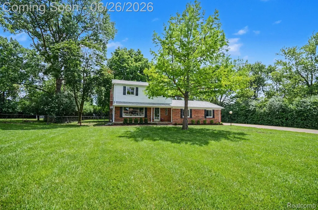 24474 Springbrook Drive Farmington Hills City MI 48336