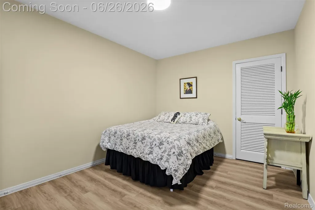 1427 Vinsetta Boulevard Royal Oak City MI 48067