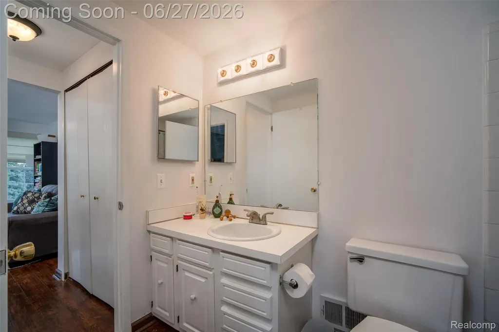 42174 Roscommon Street Novi City MI 48167