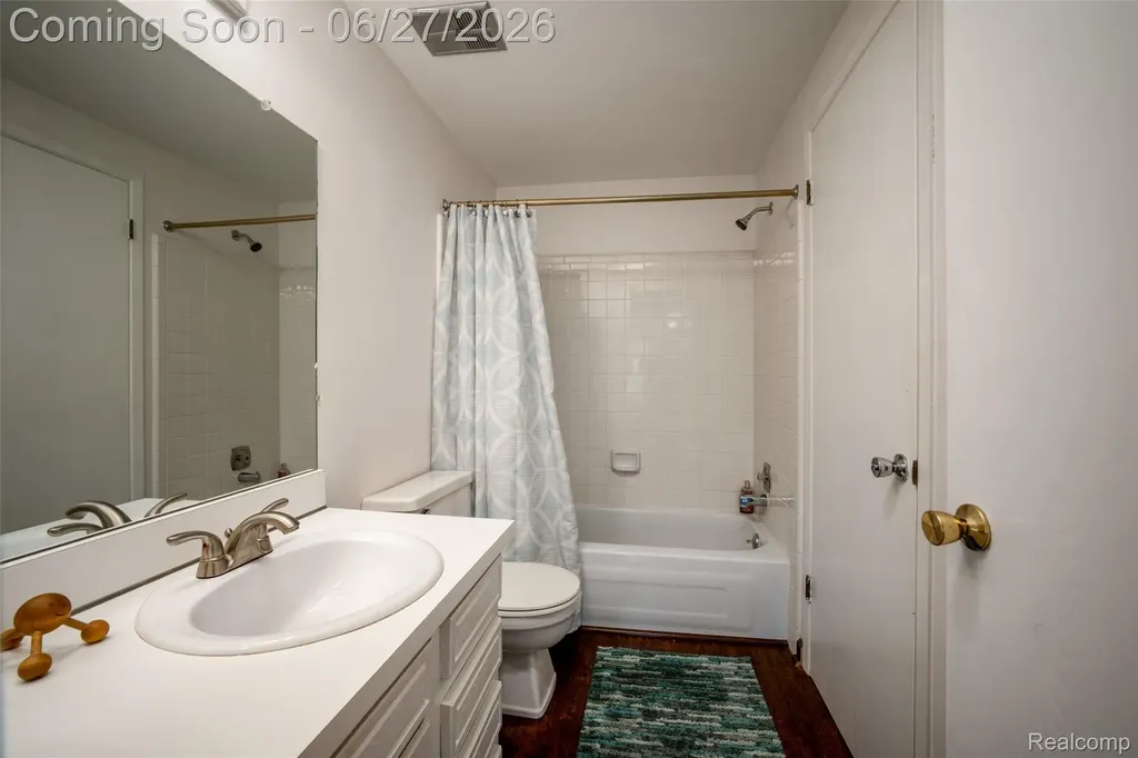 42174 Roscommon Street Novi City MI 48167