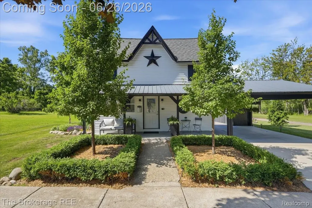 208 North Street Holly Village MI 48442