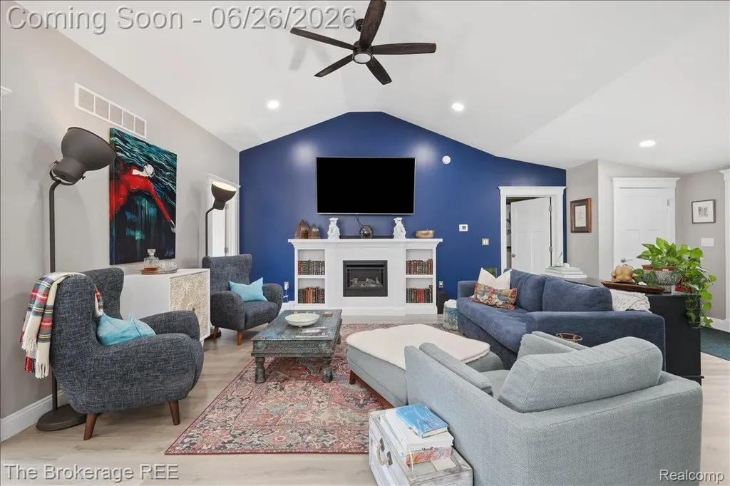 208 North Street Holly Village MI 48442