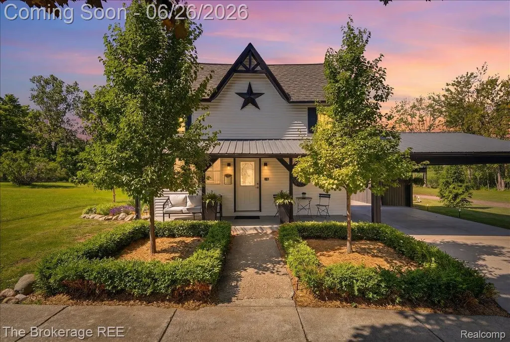 208 North Street Holly Village MI 48442