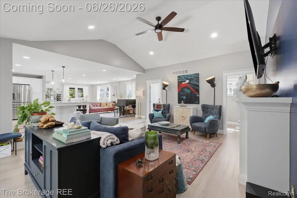 208 North Street Holly Village MI 48442