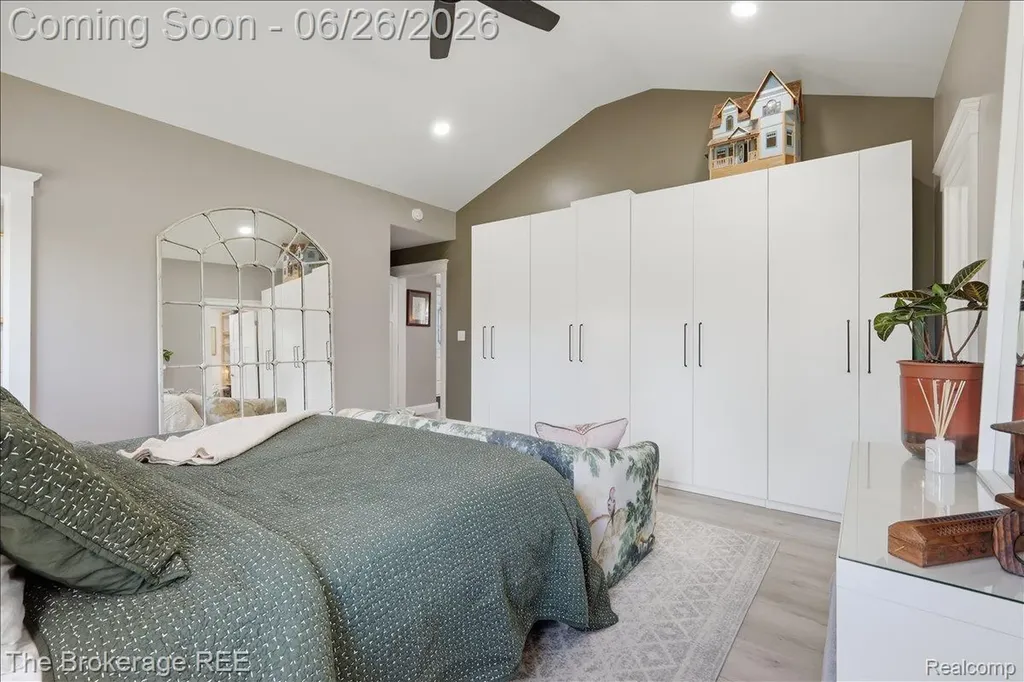 208 North Street Holly Village MI 48442