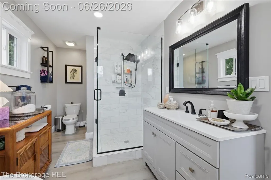 208 North Street Holly Village MI 48442