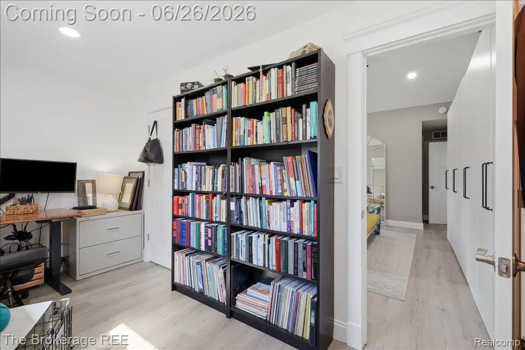 208 North Street Holly Village MI 48442