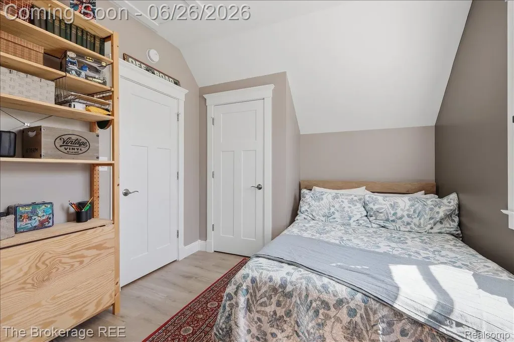 208 North Street Holly Village MI 48442