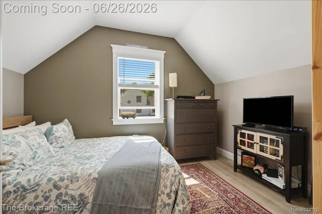 208 North Street Holly Village MI 48442