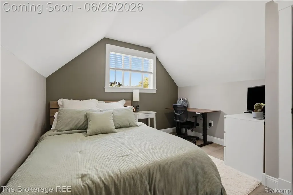 208 North Street Holly Village MI 48442
