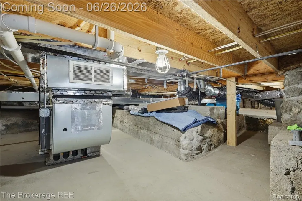 208 North Street Holly Village MI 48442
