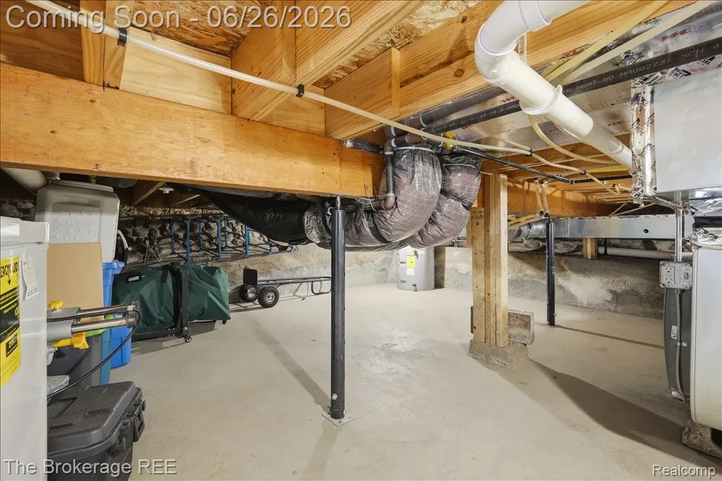 208 North Street Holly Village MI 48442