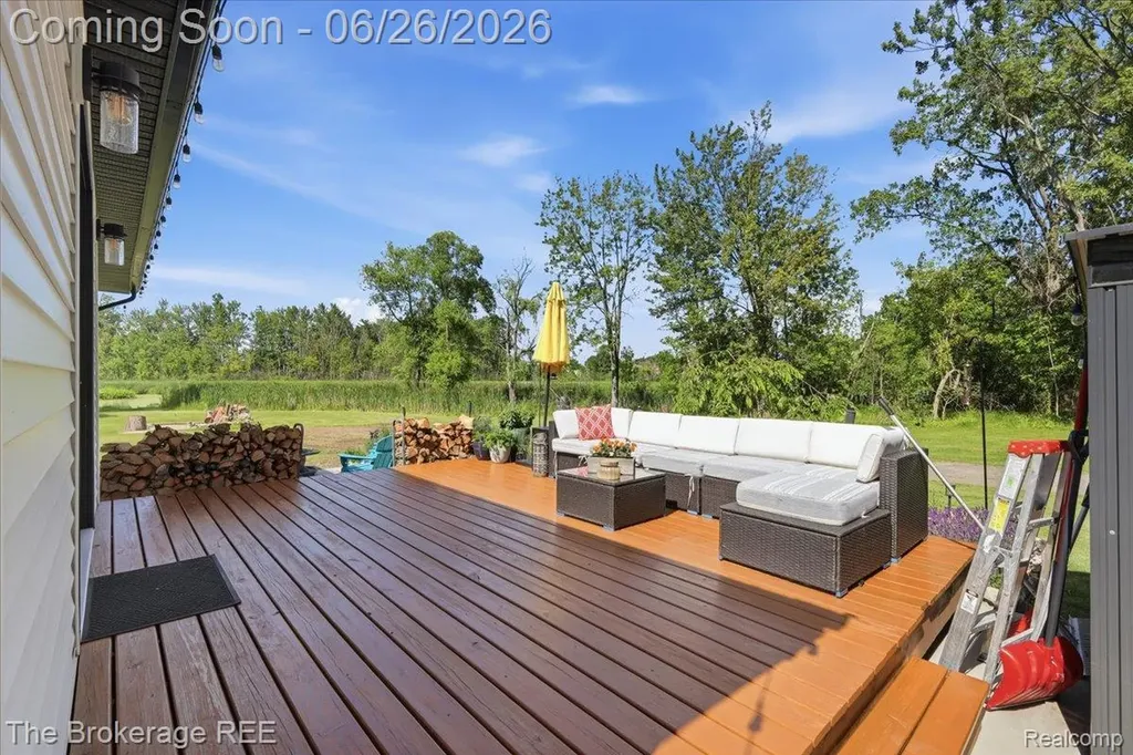 208 North Street Holly Village MI 48442
