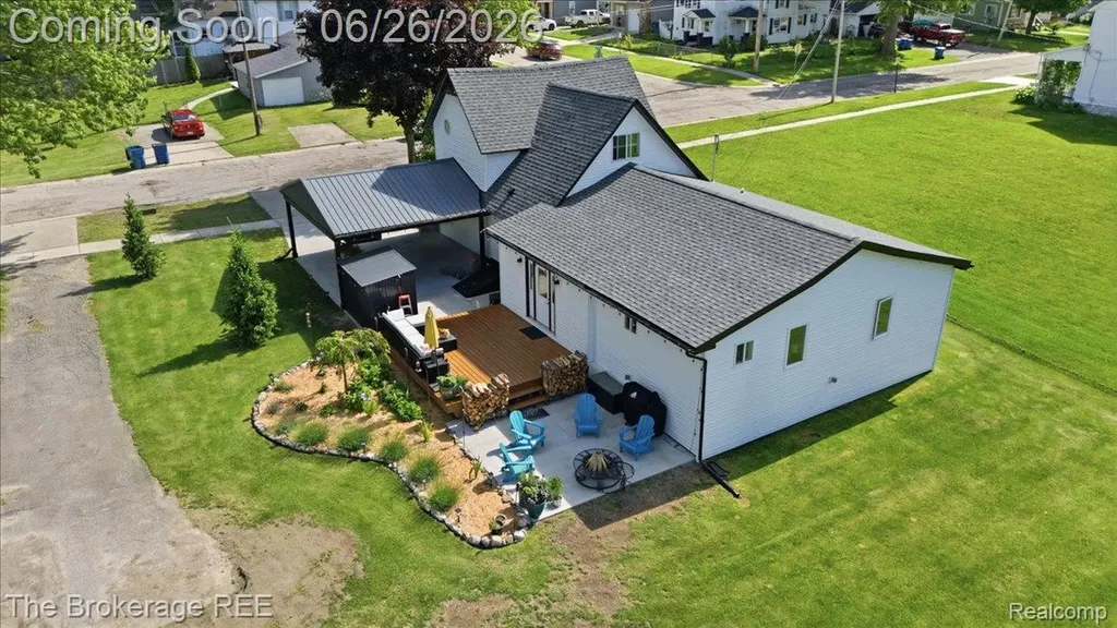 208 North Street Holly Village MI 48442