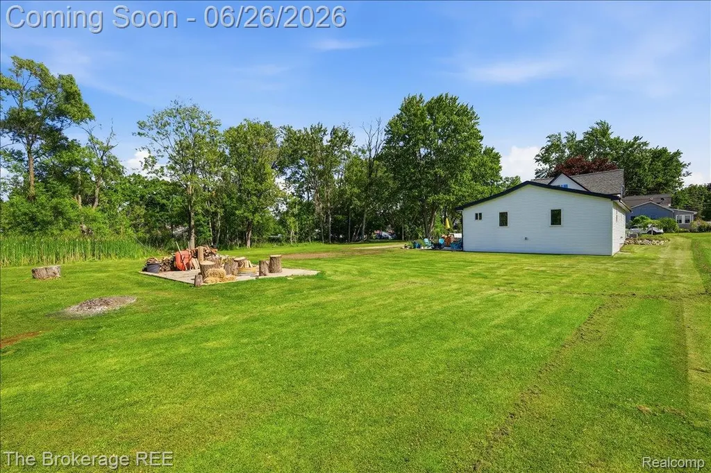 208 North Street Holly Village MI 48442