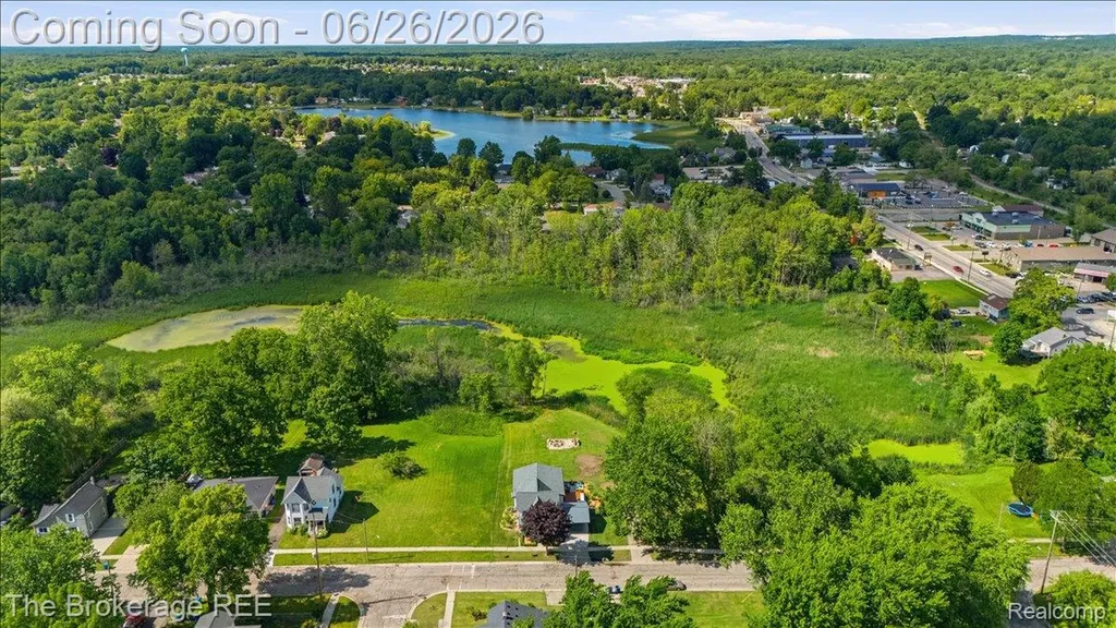 208 North Street Holly Village MI 48442
