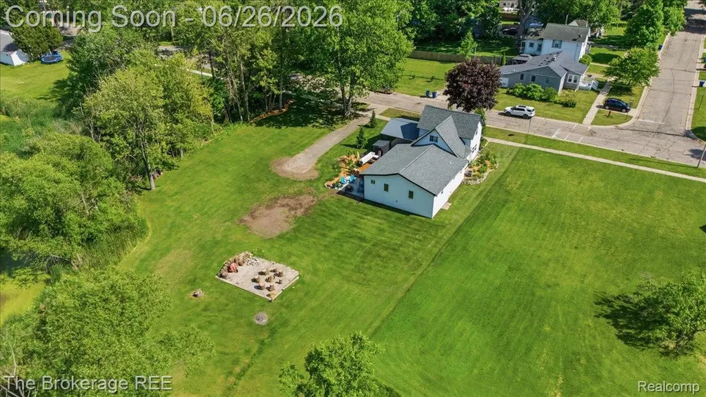 208 North Street Holly Village MI 48442