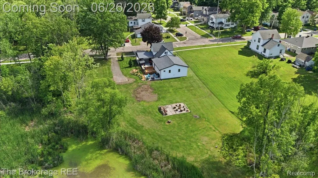 208 North Street Holly Village MI 48442