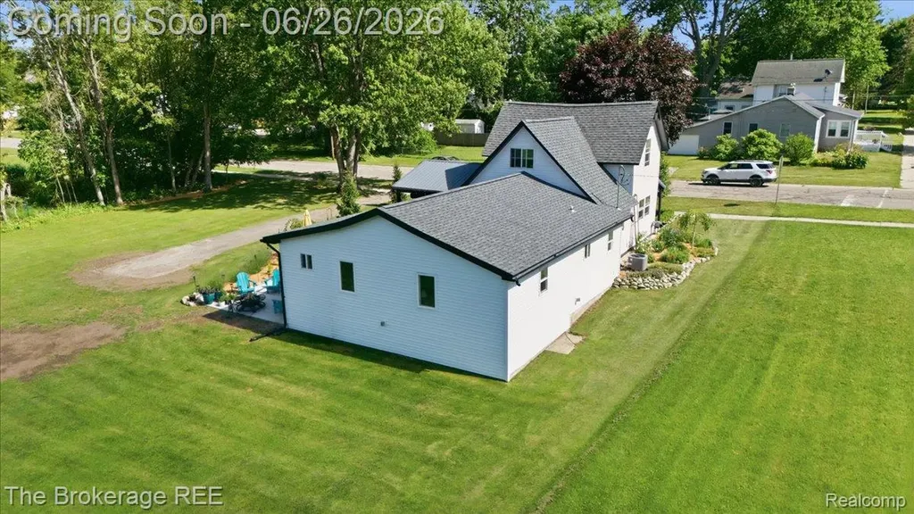 208 North Street Holly Village MI 48442
