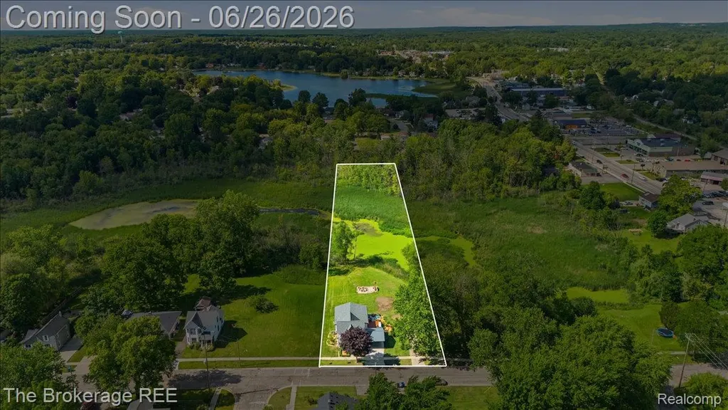 208 North Street Holly Village MI 48442