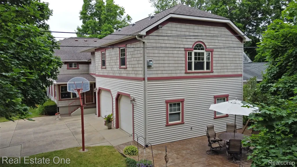 4 N Church Street Brandon Charter Township MI 48462
