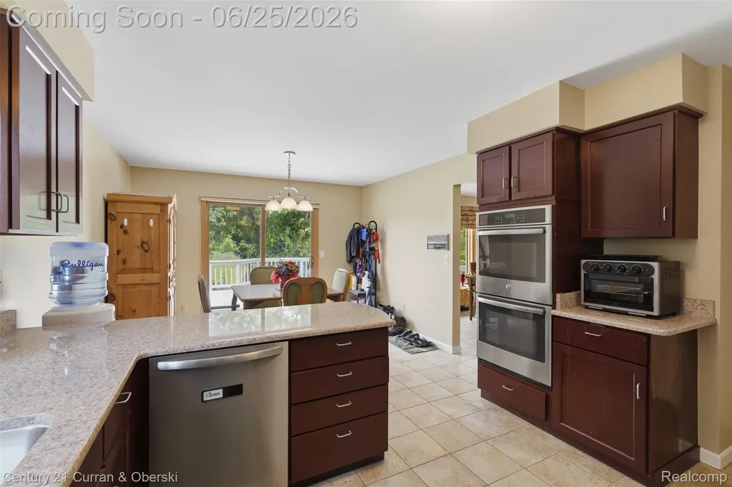 30785 Mystic Forest Drive Farmington Hills City MI 48331