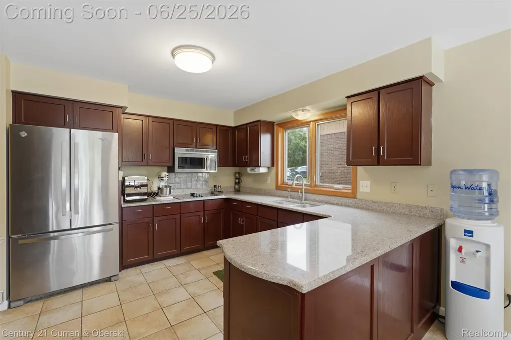 30785 Mystic Forest Drive Farmington Hills City MI 48331