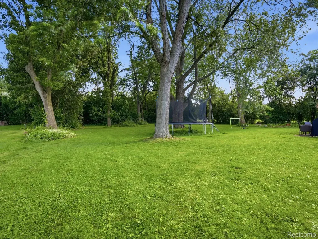 16175 W 13 Mile Road Southfield City MI 48076