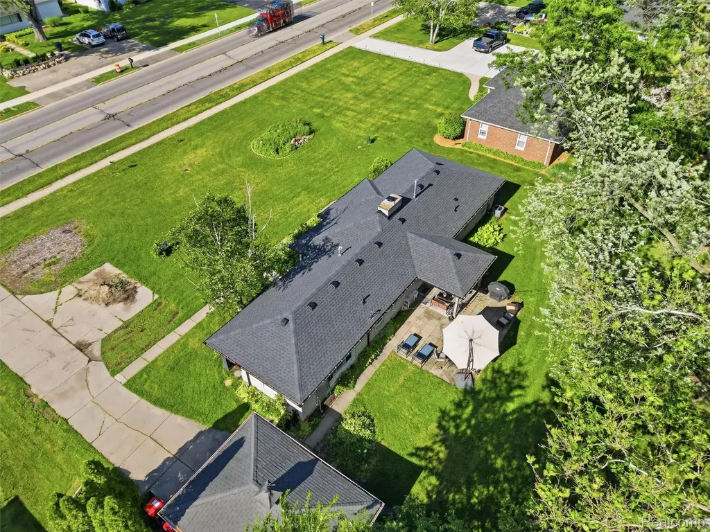16175 W 13 Mile Road Southfield City MI 48076