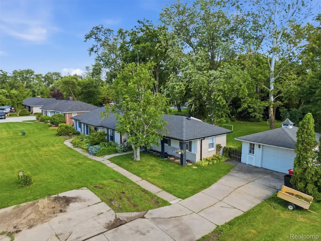 16175 W 13 Mile Road Southfield City MI 48076